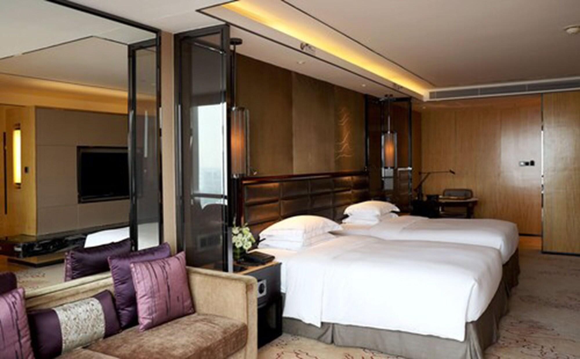 ฮิลตัน จงซาน ดาวน์ทาวน์ Hotel ภายนอก รูปภาพ