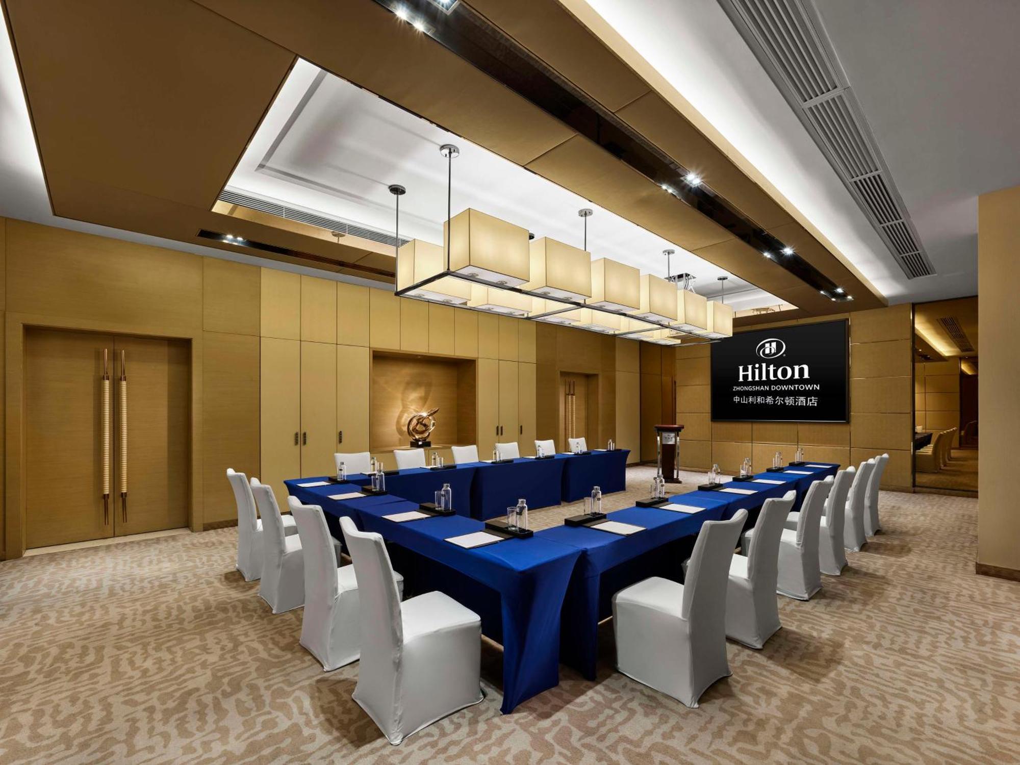ฮิลตัน จงซาน ดาวน์ทาวน์ Hotel ภายนอก รูปภาพ